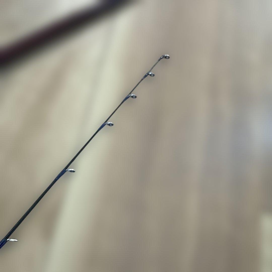 硬調紅月　ヘラ竿をヘチ竿に改造した竿となります　2.6m