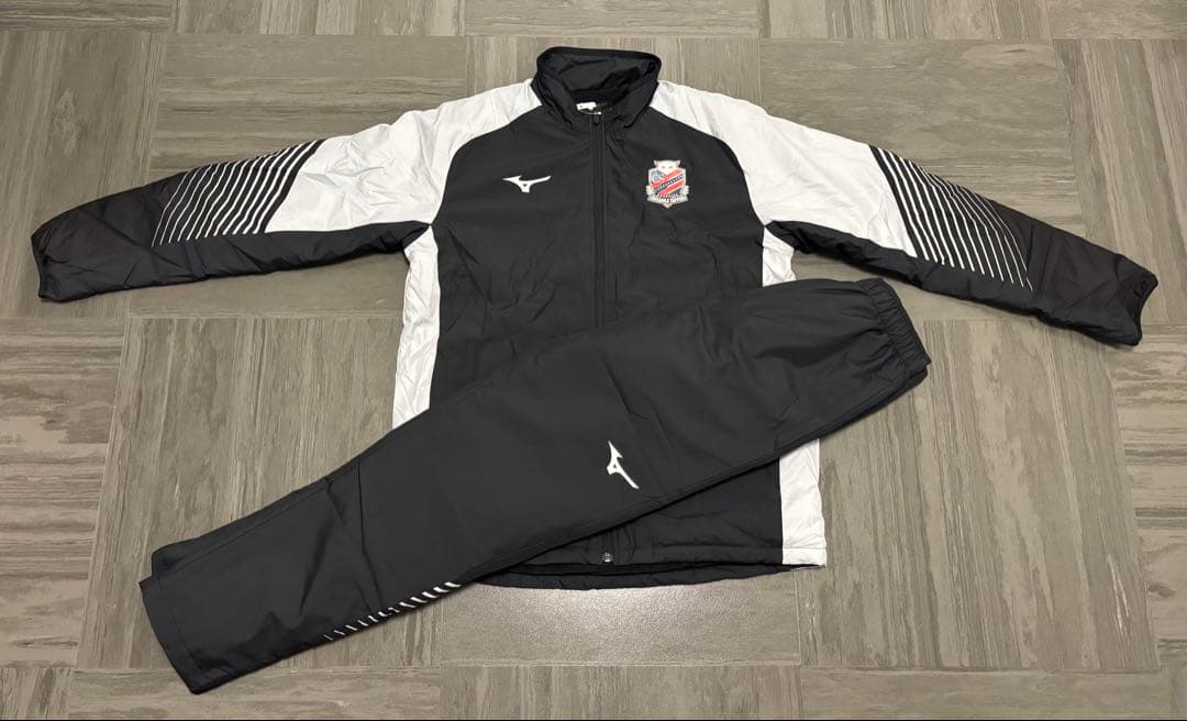 北海道コンサドーレ札幌 支給品 ミズノ ブレスサーモ 中綿ウォーマー上下 L