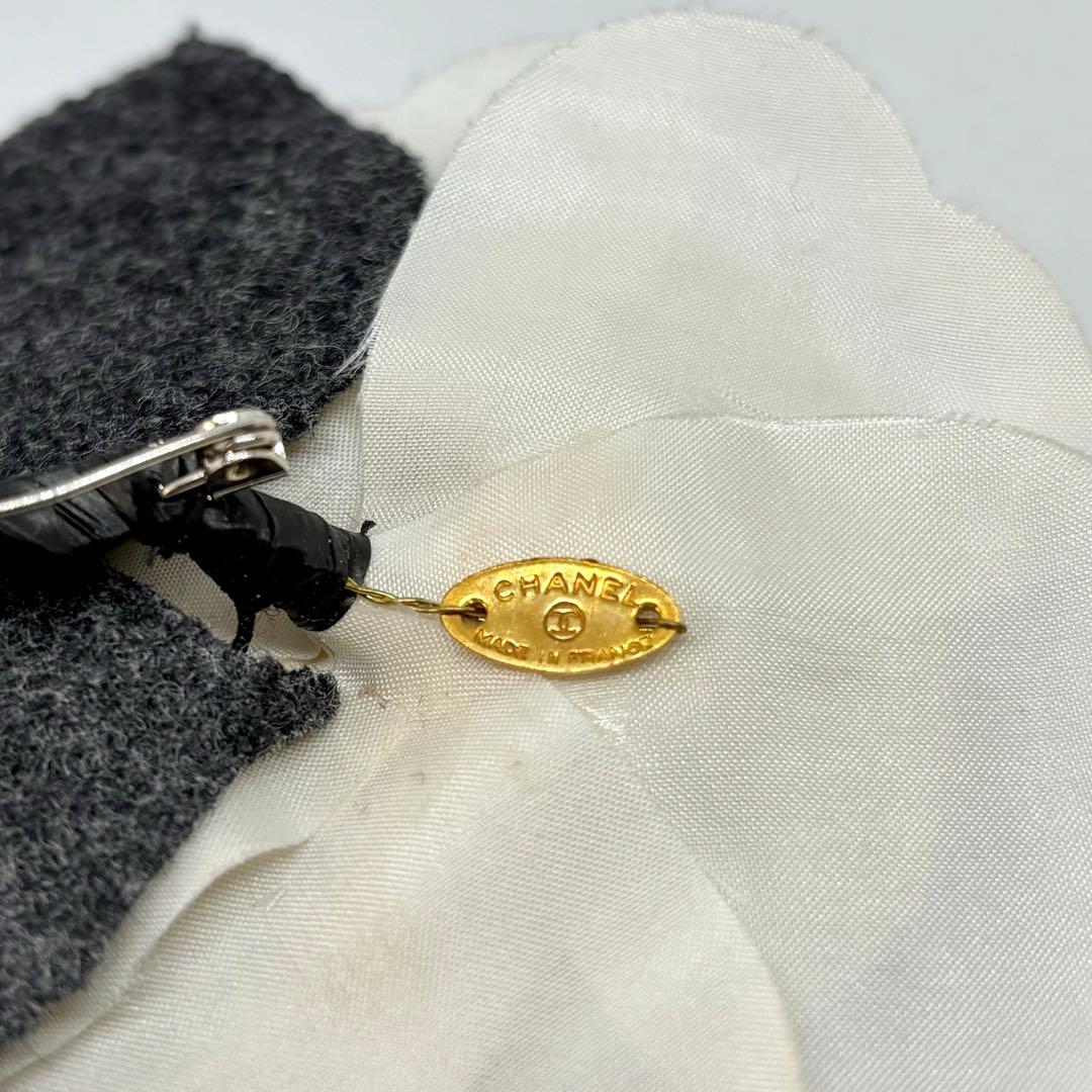 【シャネル】コサージュ ブローチ カメリア 白 入園式 入学式 結婚式 式典