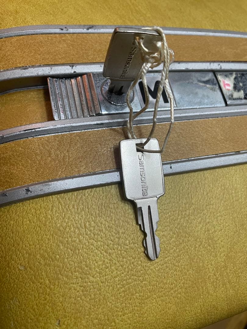 チャイビンテージ　サムソナイト　samsonite トランクケースイエロー