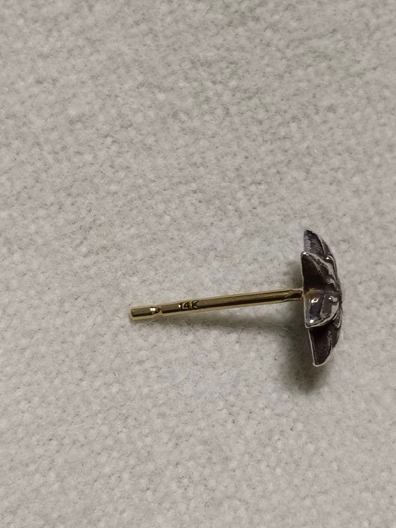 クロムハーツ スタースタッド ピアス