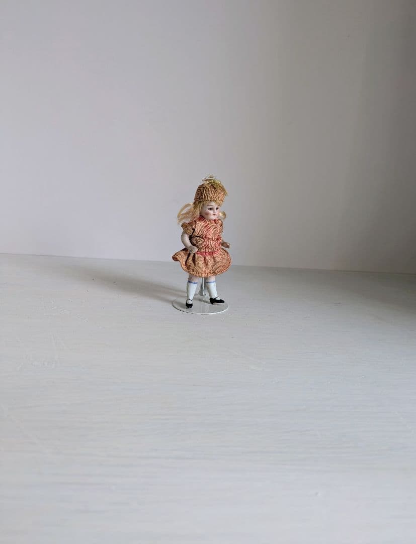 ミニョネット　アンティーク　ドールハウス　ビスクドール