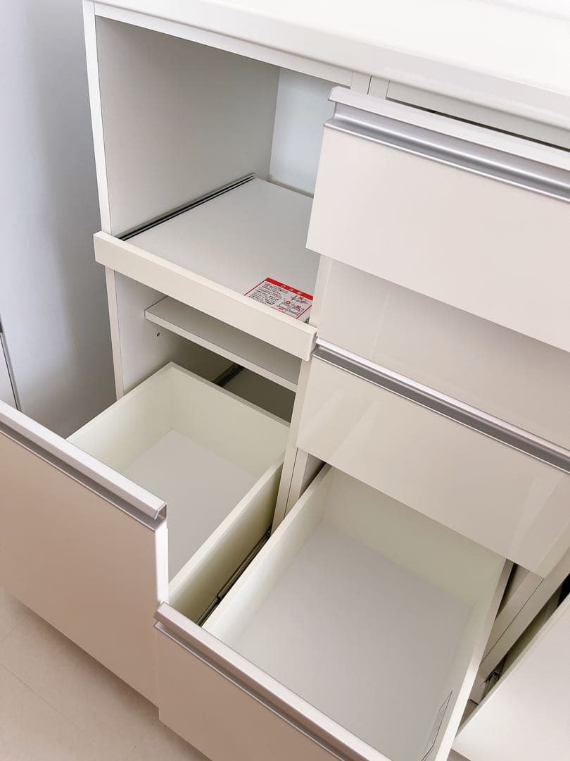 【送料込】新品未使用ニトリシステムキッチン・チェルシー食器棚・キッチンボード