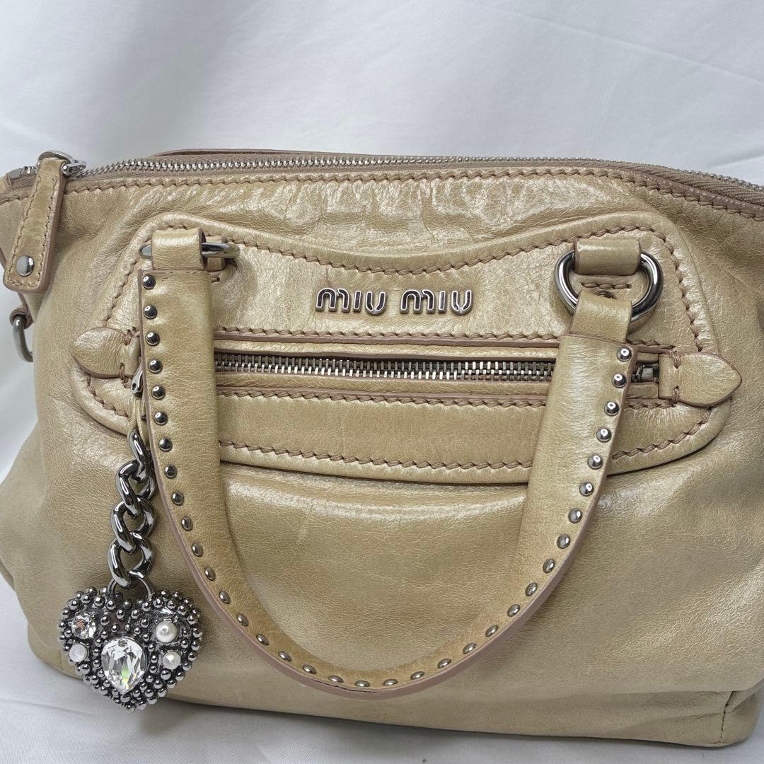 いちごパフェさん専用】miumiu スタッズ ハンドバッグ ハートチャーム