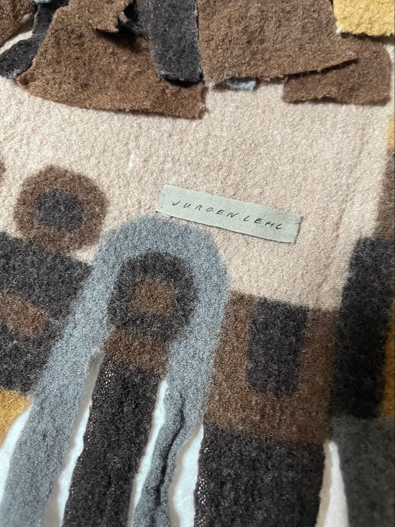 ヨーガンレール☆圧縮フェルト☆透かし模様☆ランダムなフェルト柄が素敵なストール