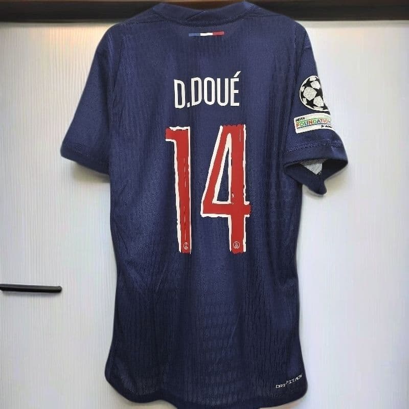 24⁄25 パリ・サンジェルマン 24-25 パリ・サンジェルマン D. Doué 14番