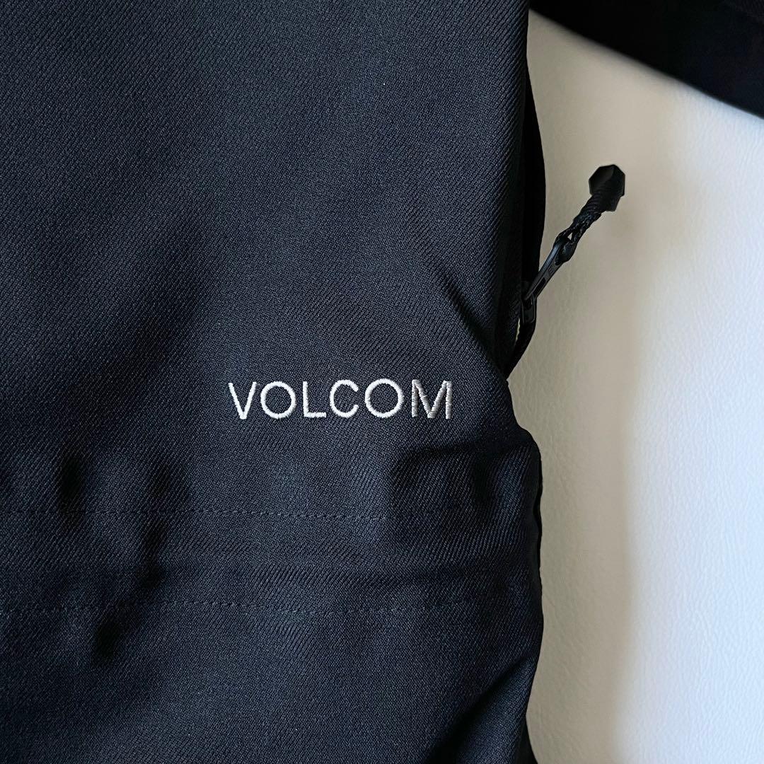 3284【美品】ボルコム　ジャケット 中綿入り 無地 スノボウェア レディース