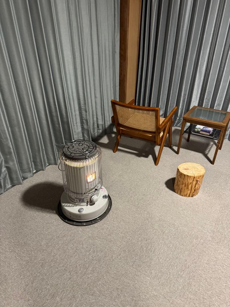 【2023年製】トヨトミ 対流形石油ストーブ KS-67H-W(五徳付き)