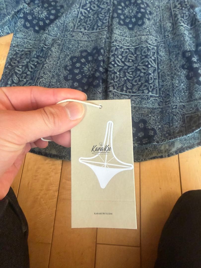 karaku 木調トグルダッフルボタン デニムシャツ ジージャン ペイズリー