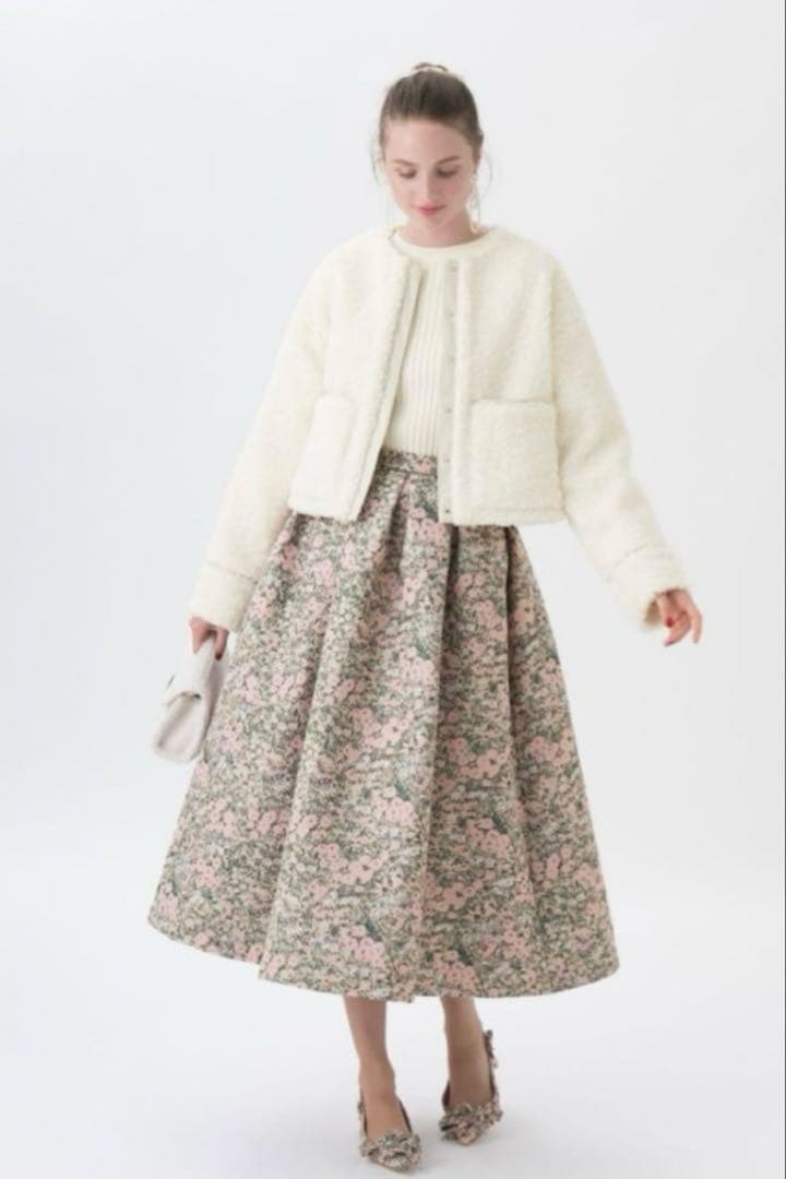 新品未使用タグ付 ツルバイマリコオイカワ Ariana 花柄 ジャガード