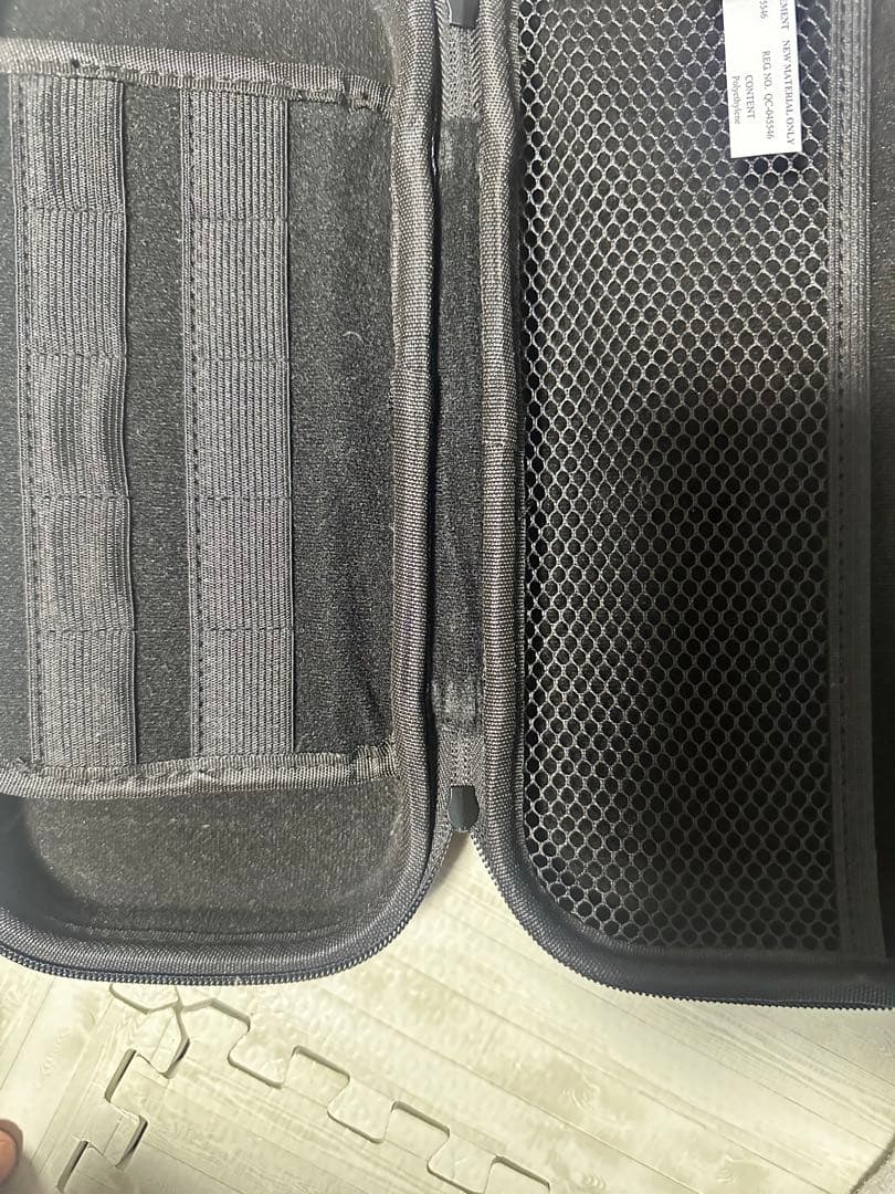 Nintendo Switch 本体 + コントローラー 3つ + ケース付き