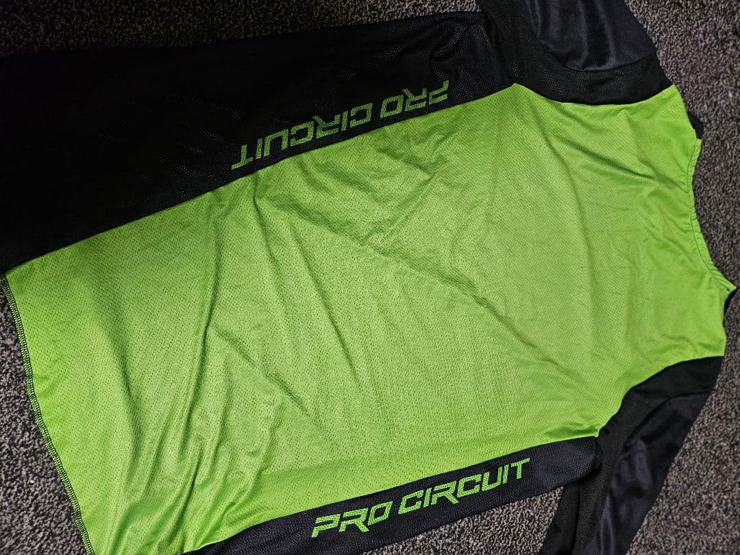 Fox Monster Energy上下セット。size M