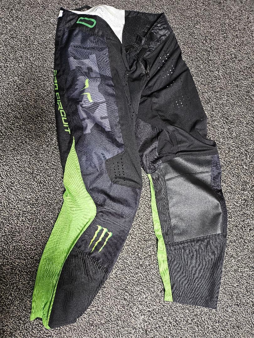 Fox Monster Energy上下セット。size M