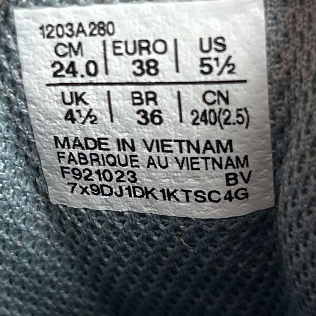 美品✨acicsアシックス GEL-NYC ローカットスニーカー 24cm