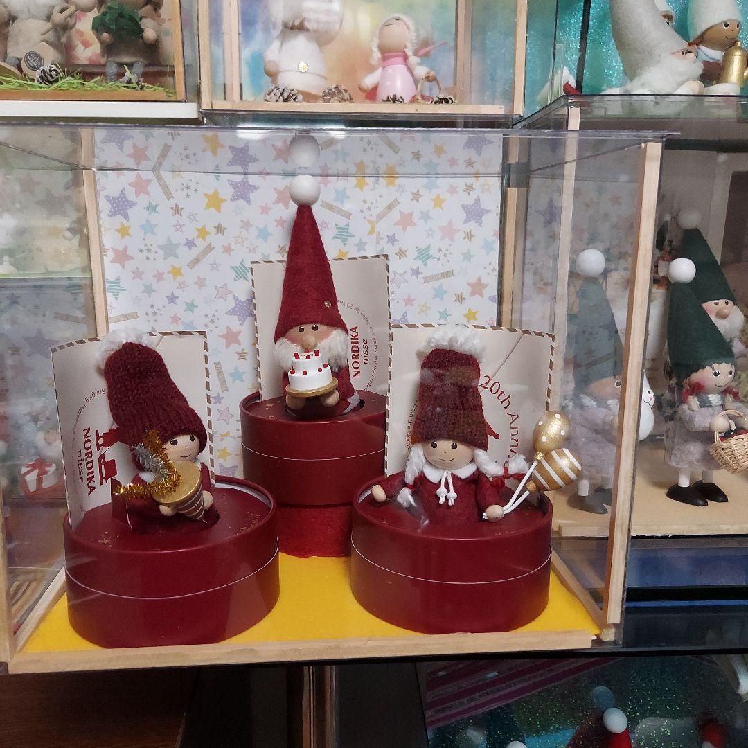 ★ノルディカニッセ　20周年限定品　ケーキを持った　サンタ★