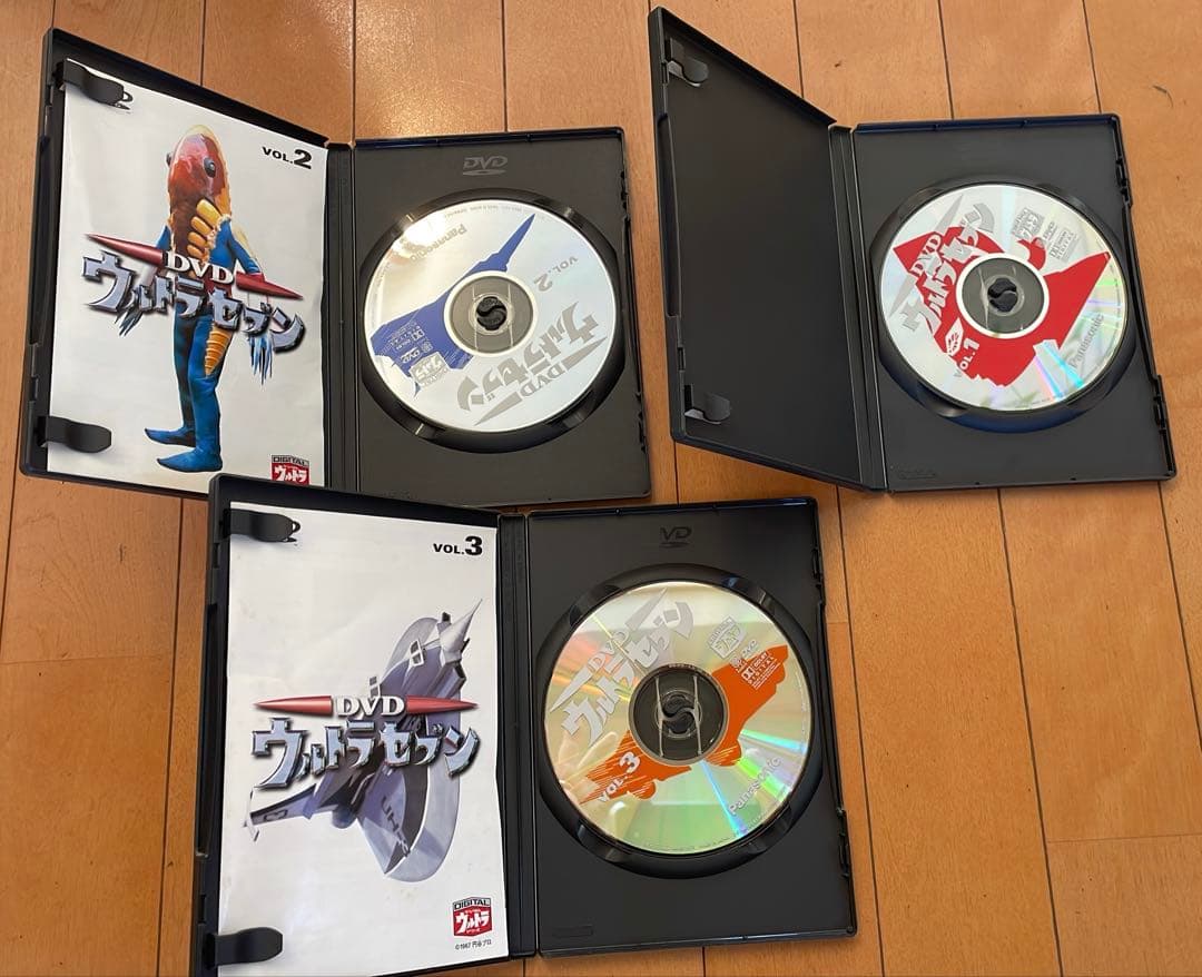 ウルトラセブン DVD 12巻セット - メルカリ