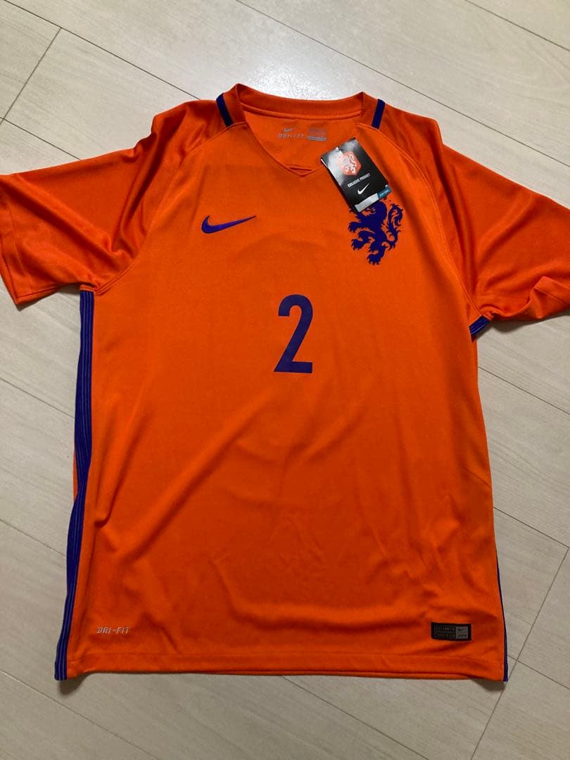 【新品タグ付き】オランダ代表2016ホームユニフォーム2番フェルトマン サイン入