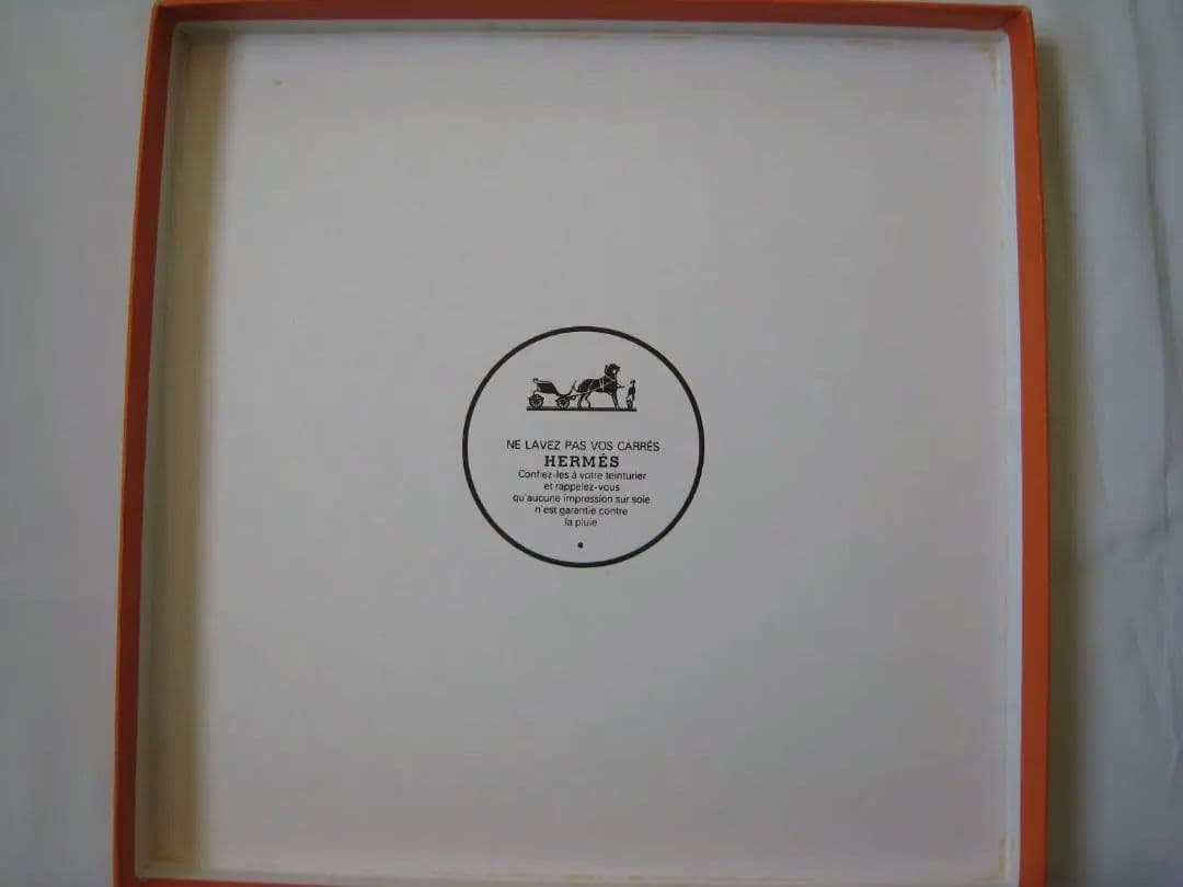 エルメス カレ90 シルクスカーフ 箱付き シミあり スイス購入