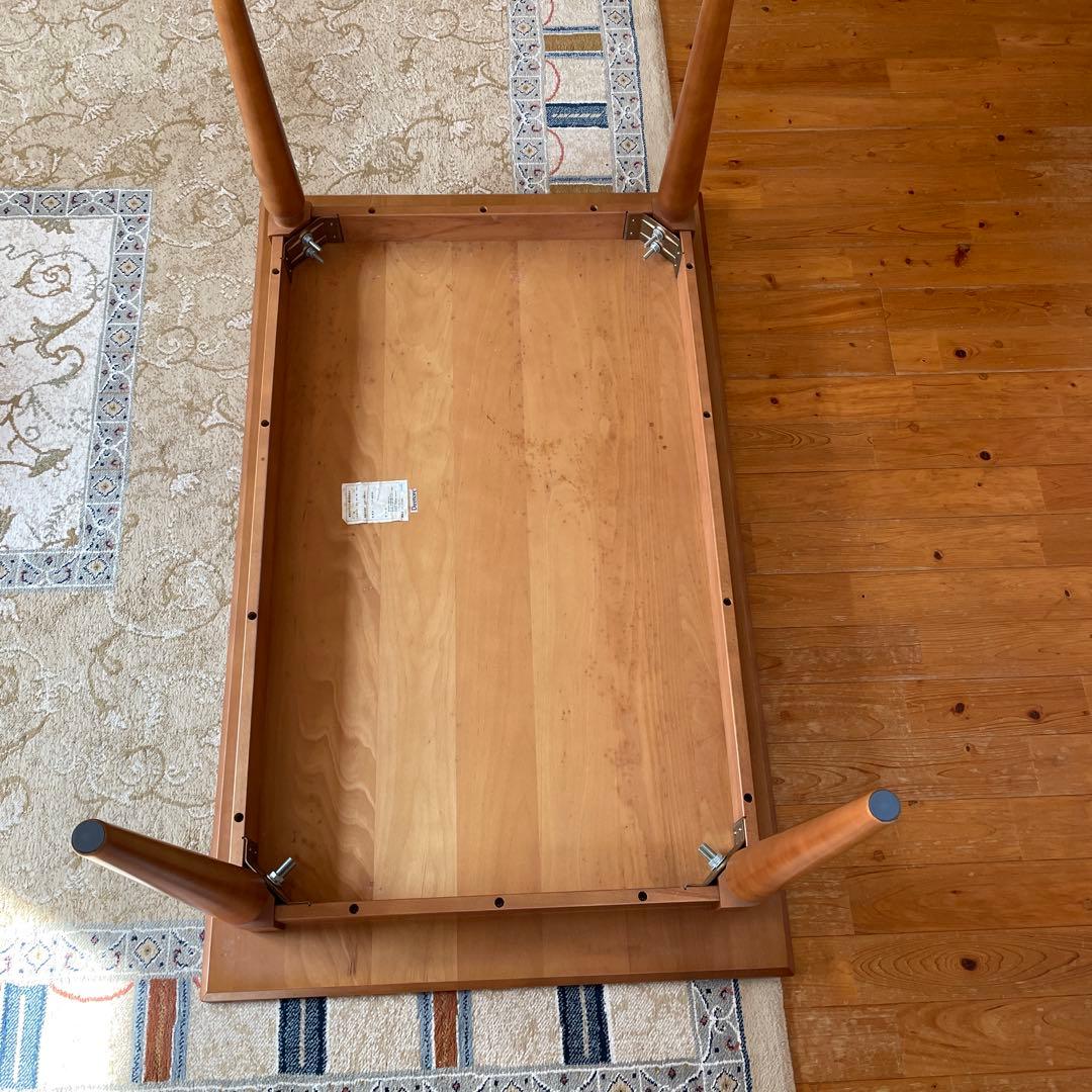 カリモク　ダイニングテーブル（テーブルのみ、送料込み）