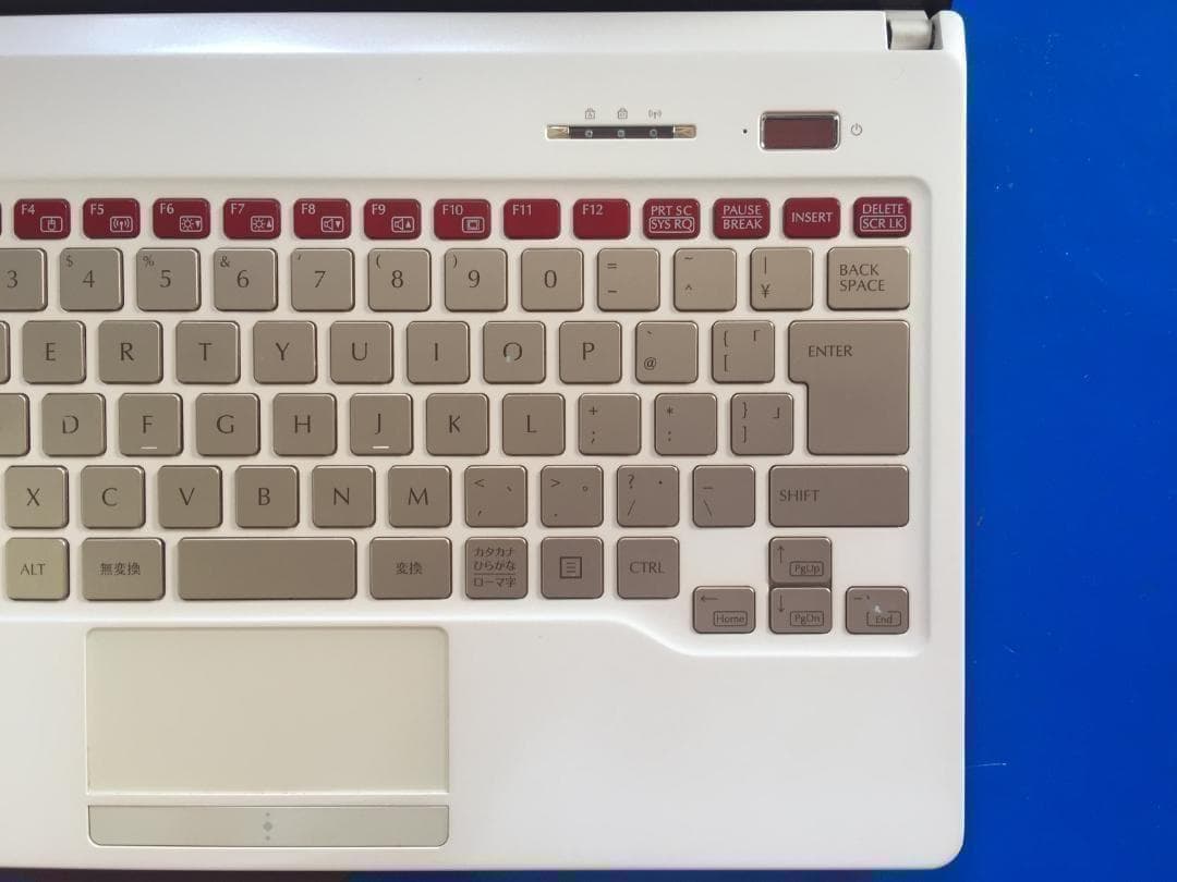 富士通 Floral Kiss CH75 13型HD液晶 おしゃれなノートPC