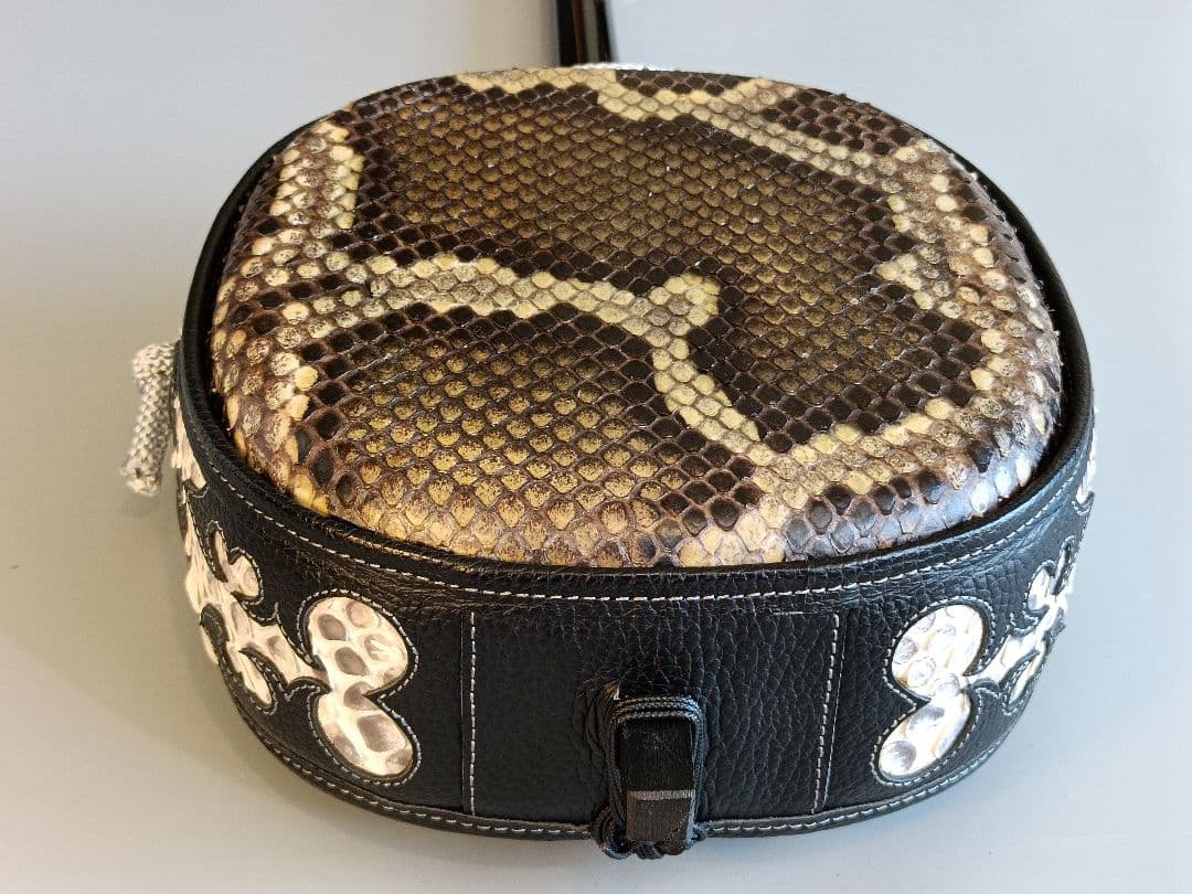 user_53e61e0e 志多伯開鐘写 名工内間直樹作 八重山黒木三線