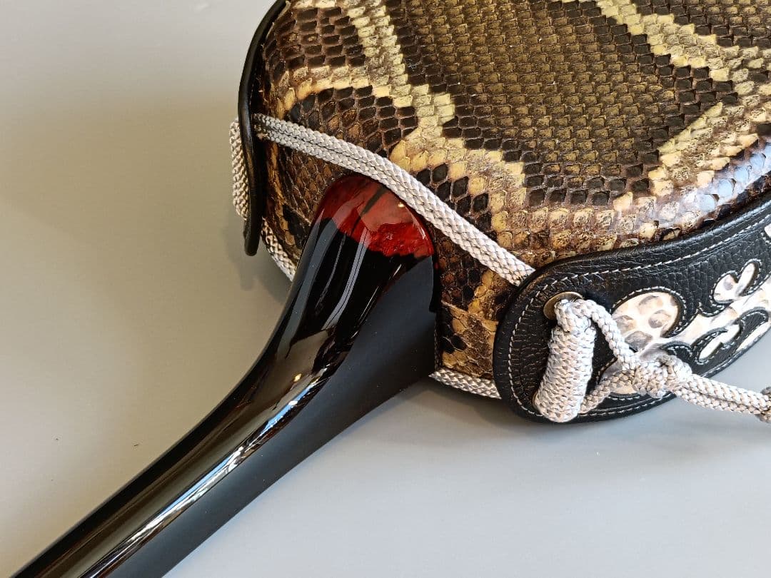 user_53e61e0e 志多伯開鐘写 名工内間直樹作 八重山黒木三線