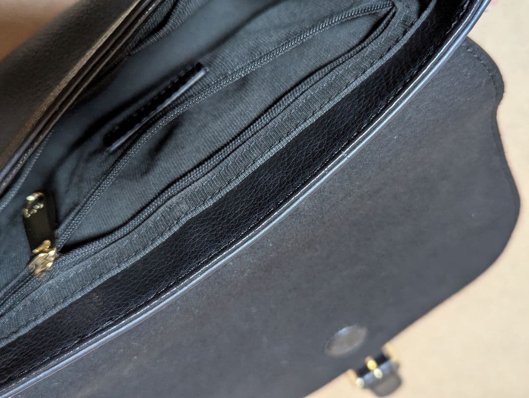 【FURLA】良品☆ウラニアショルダーバッグブラック レザー☆シンプル