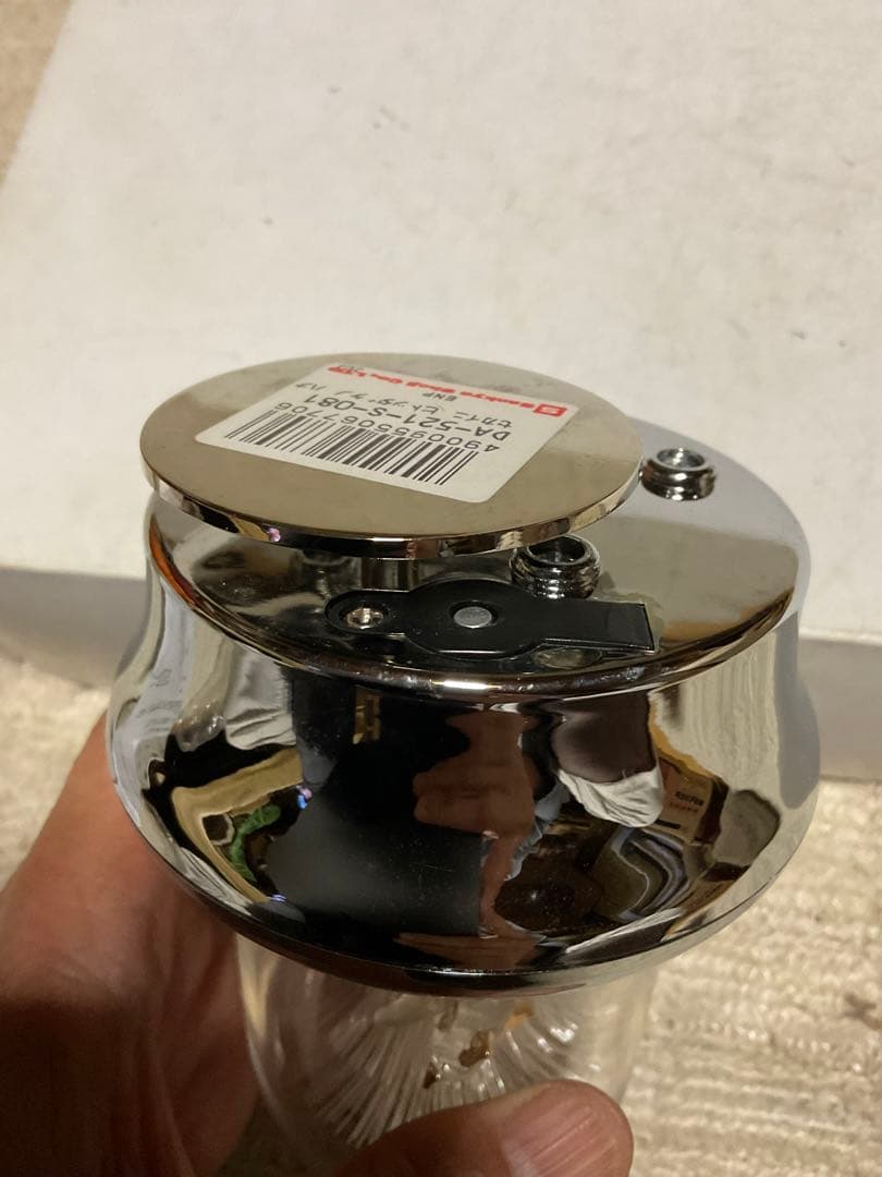 光を放つオルゴールディスプレイ。三協商事株式会社【曲／世界に一つ