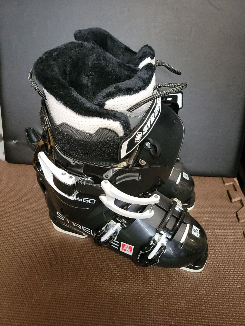 スキーブーツ　STUREULE 　サイズ8