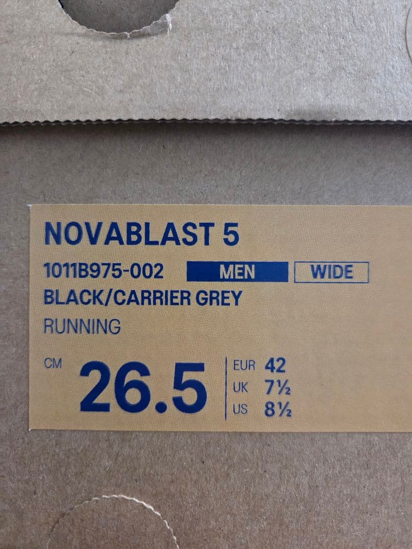 【新品未使用】ASICS　ノヴァブラスト5　ワイド　26.5cm