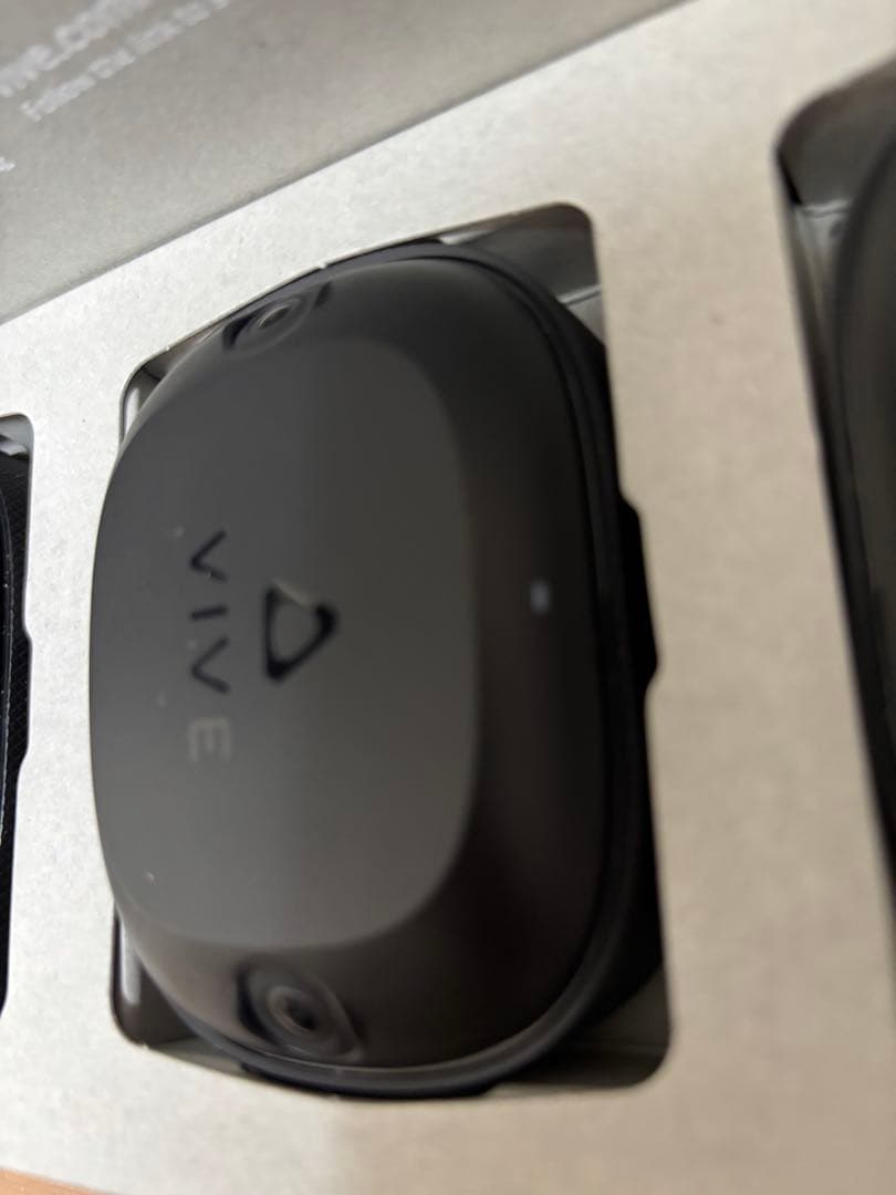 vive ultimate tracker 3個+ドングル1個 + ストラップ