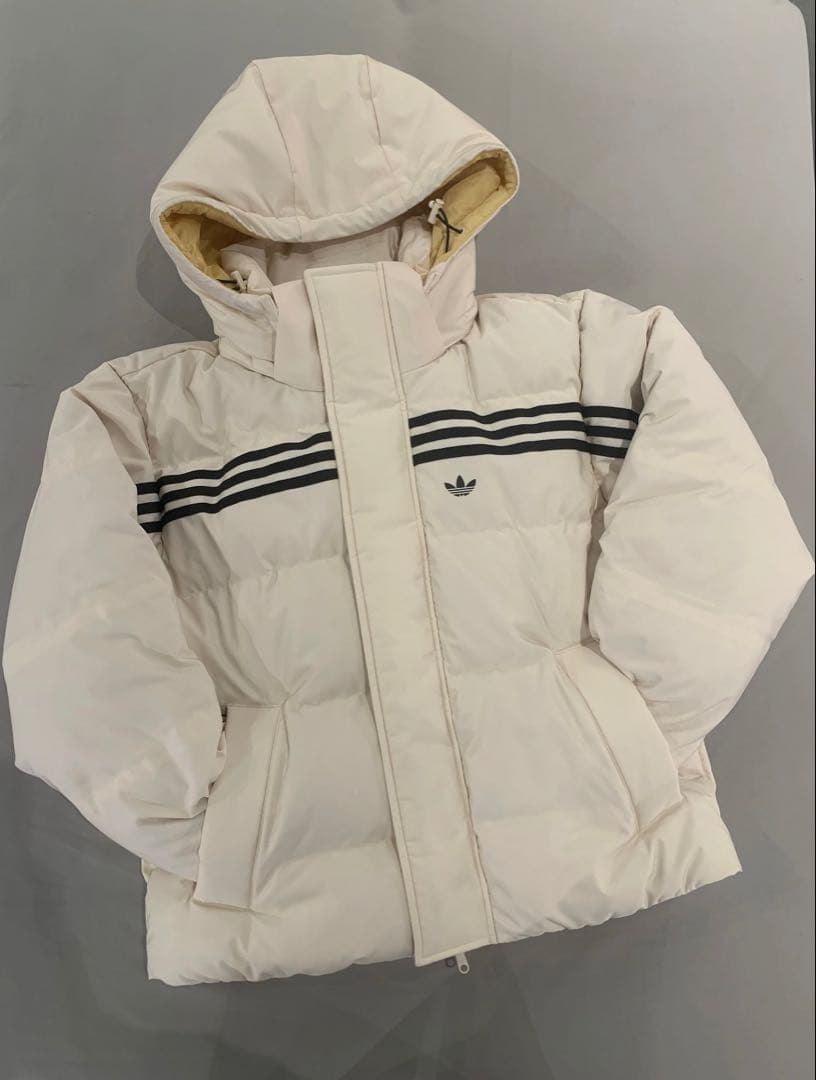 新品XL Adidasパファージャケット メンズ ホワイト JN7476
