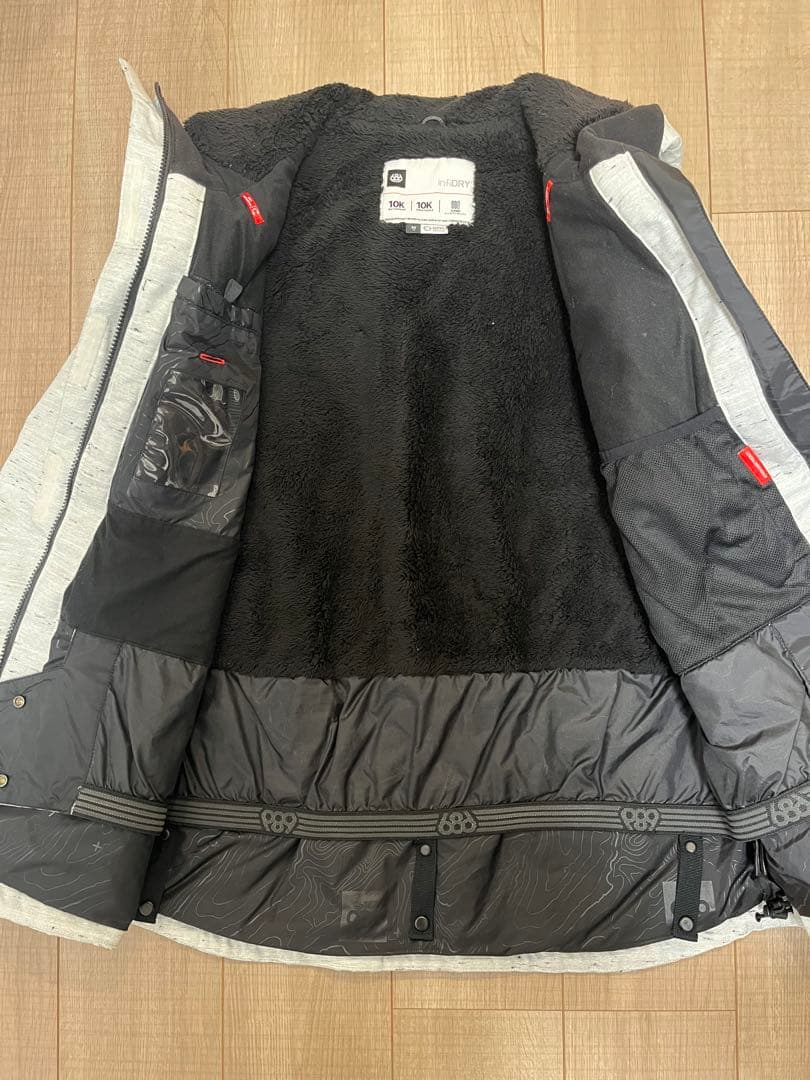 シックスエイトシックス 686 スノーボードウェア ジャケット レディース