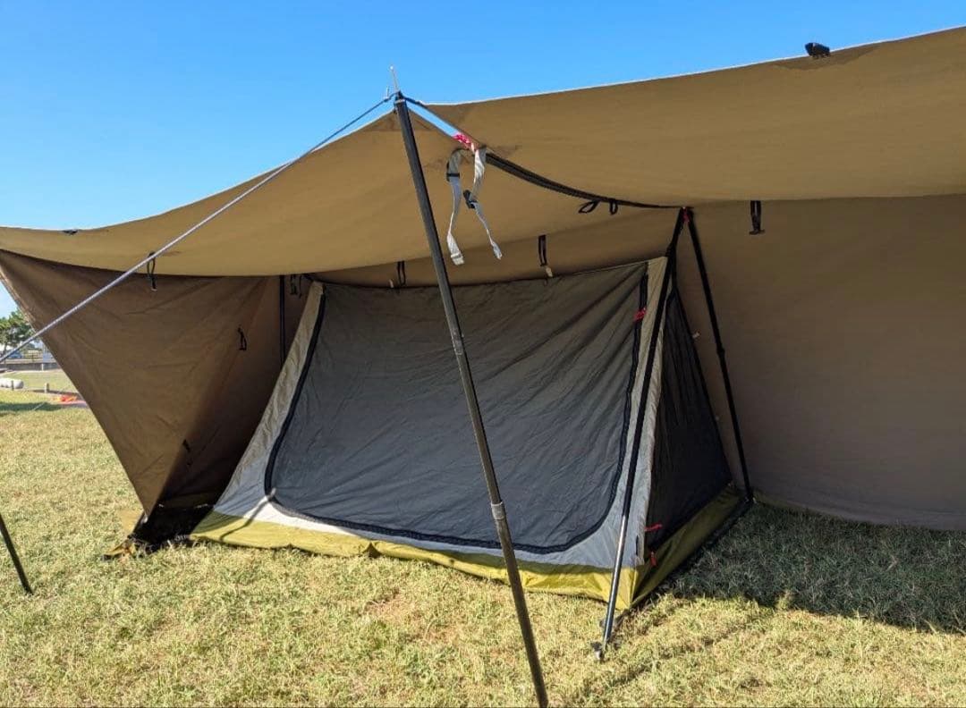 大型ベージュドーム型キャンプテント