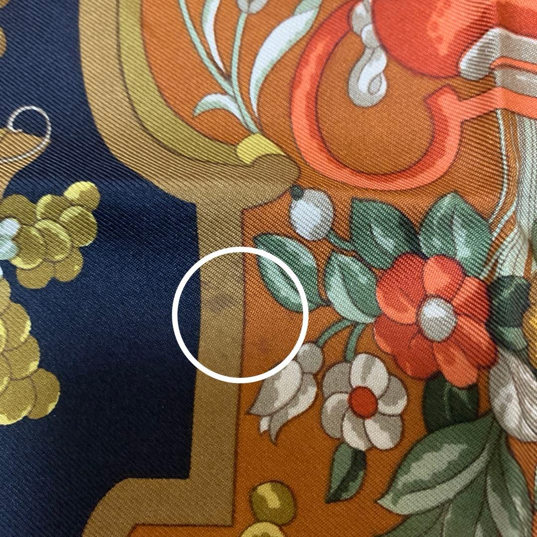 スミレ♡ 　LOEWE シルク　スカーフ 大判　総柄　花柄　イタリア製