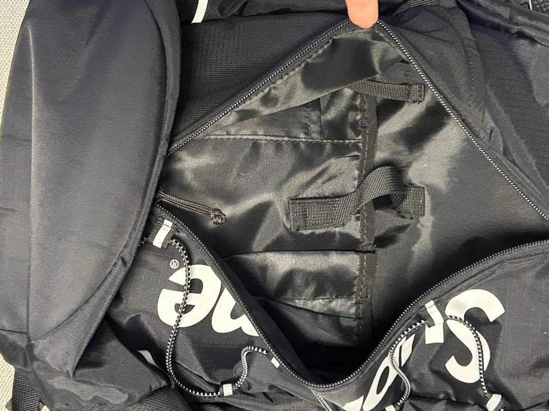 Supreme ブラックバックパック