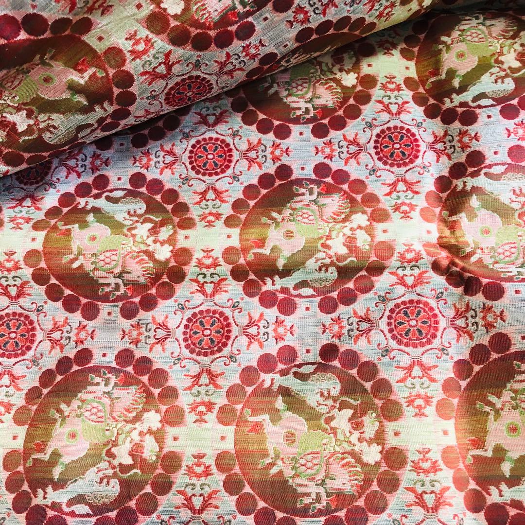 3 龍村美術織物　獅子狩文様錦　120×130センチ　法隆寺