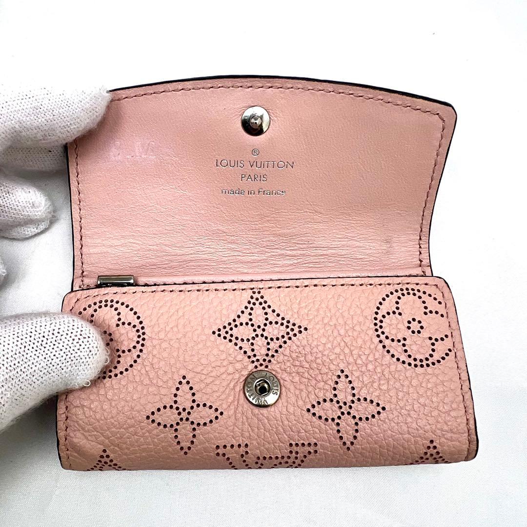 ルイヴィトン マヒナ ミュルティクレ4 マグノリア ピンク M64056