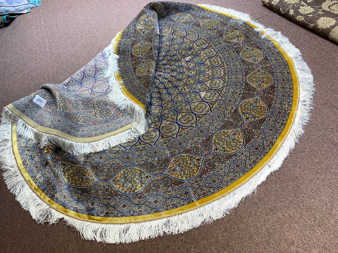 ペルシャ、イラン、シルクラウンドラグ/サイズ：204cm…. .77n。