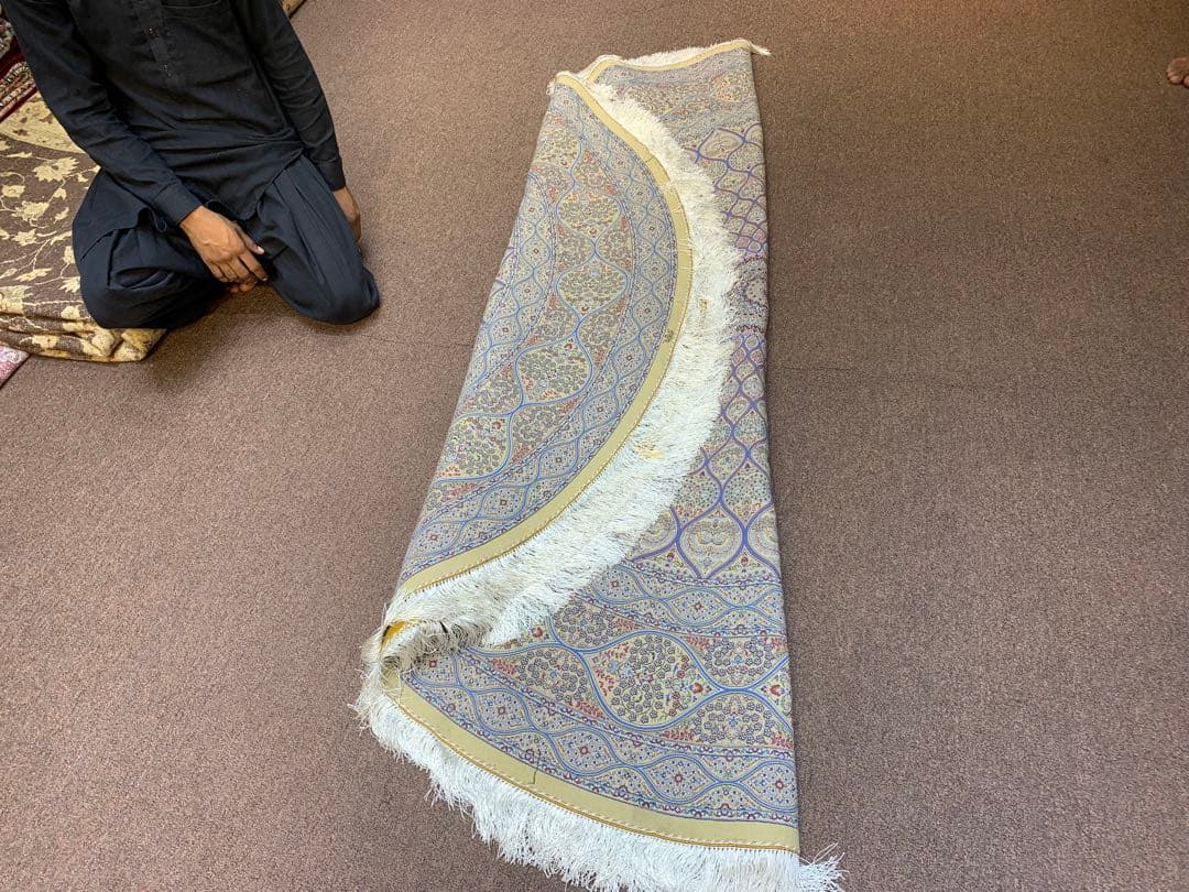 ペルシャ、イラン、シルクラウンドラグ/サイズ：204cm…. .77n。