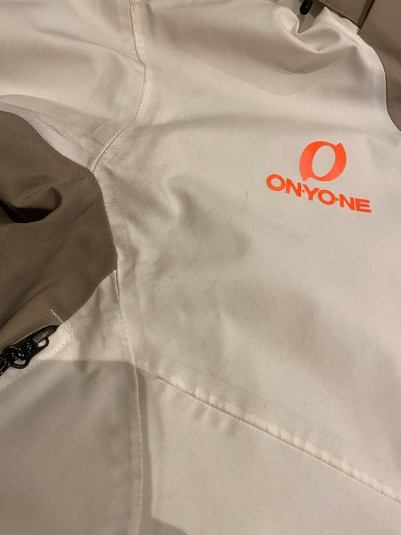 最終値下げ‼️オンヨネ スキーウェアセット（ジャケット＆パンツ） 2024製