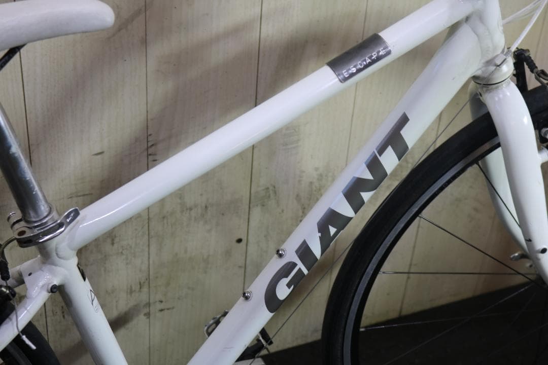 GIANT ESCAPE AIR 700C 軽量アルミ 24速 370mm 白色