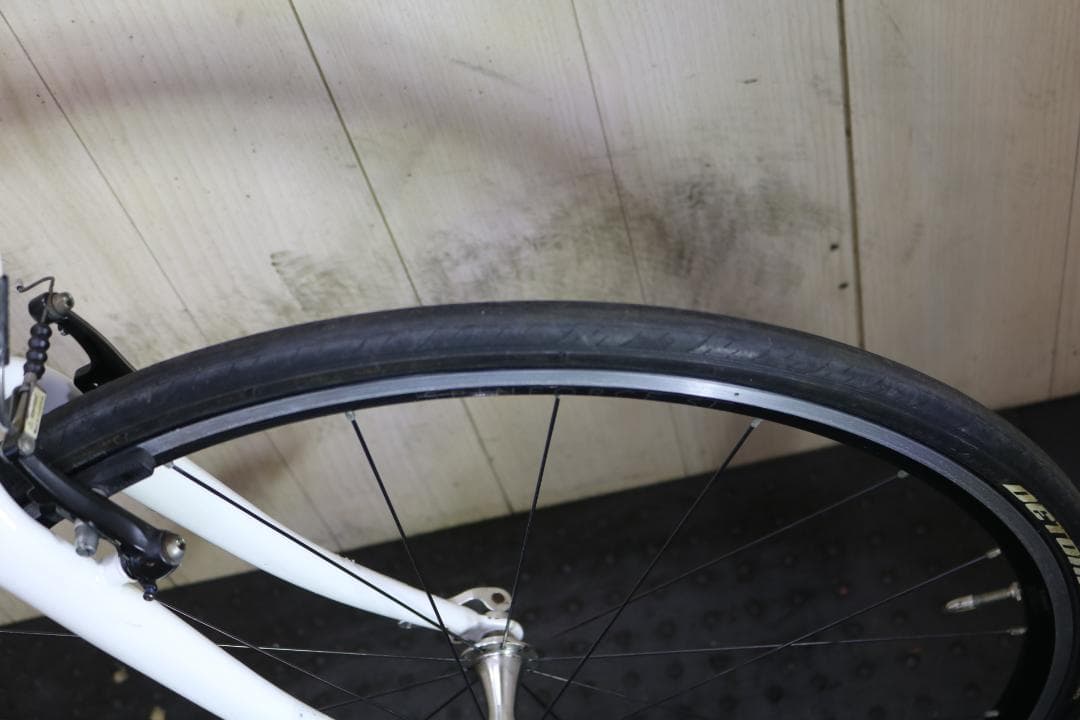 GIANT ESCAPE AIR 700C 軽量アルミ 24速 370mm 白色