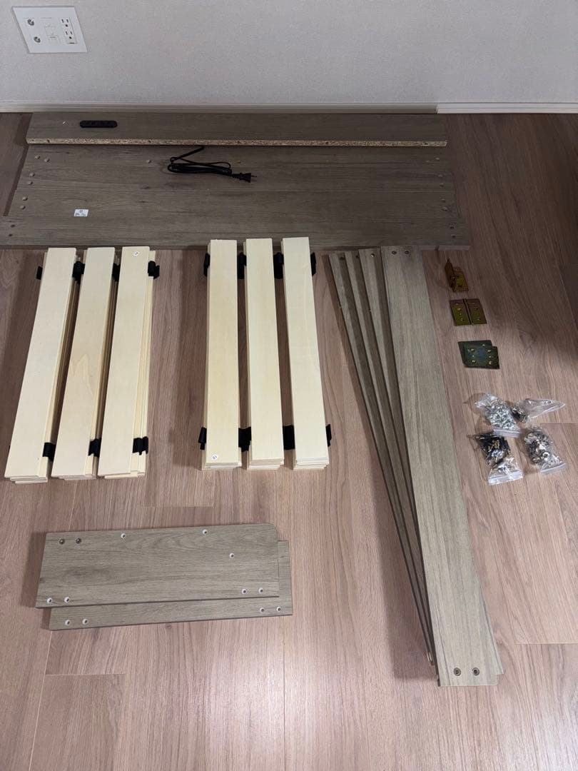 【新品未使用】棚付きすのこローベッドフレーム