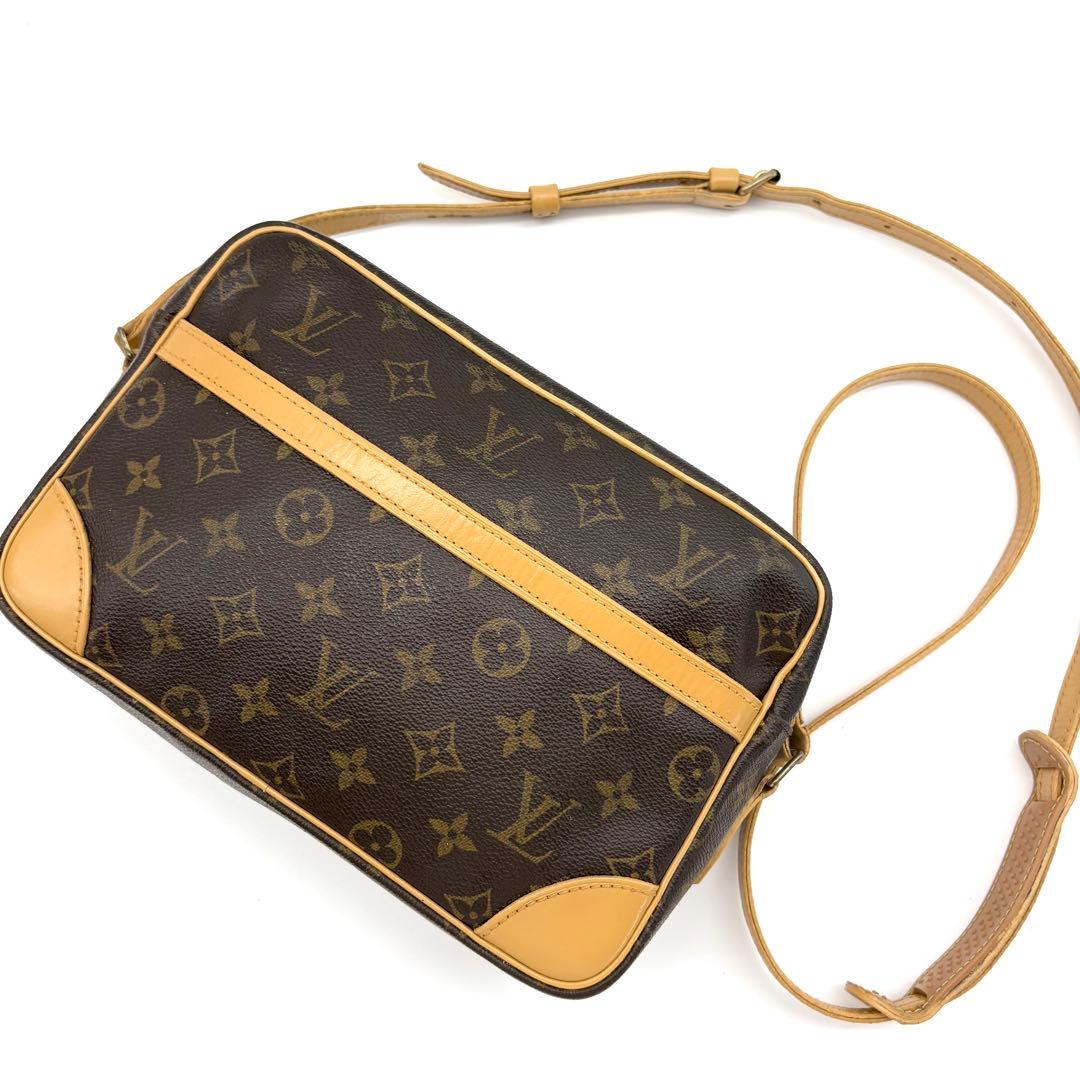 VUITTON　トロカデロ27　斜め掛け　ショルダーバック　PVC　モノグラム