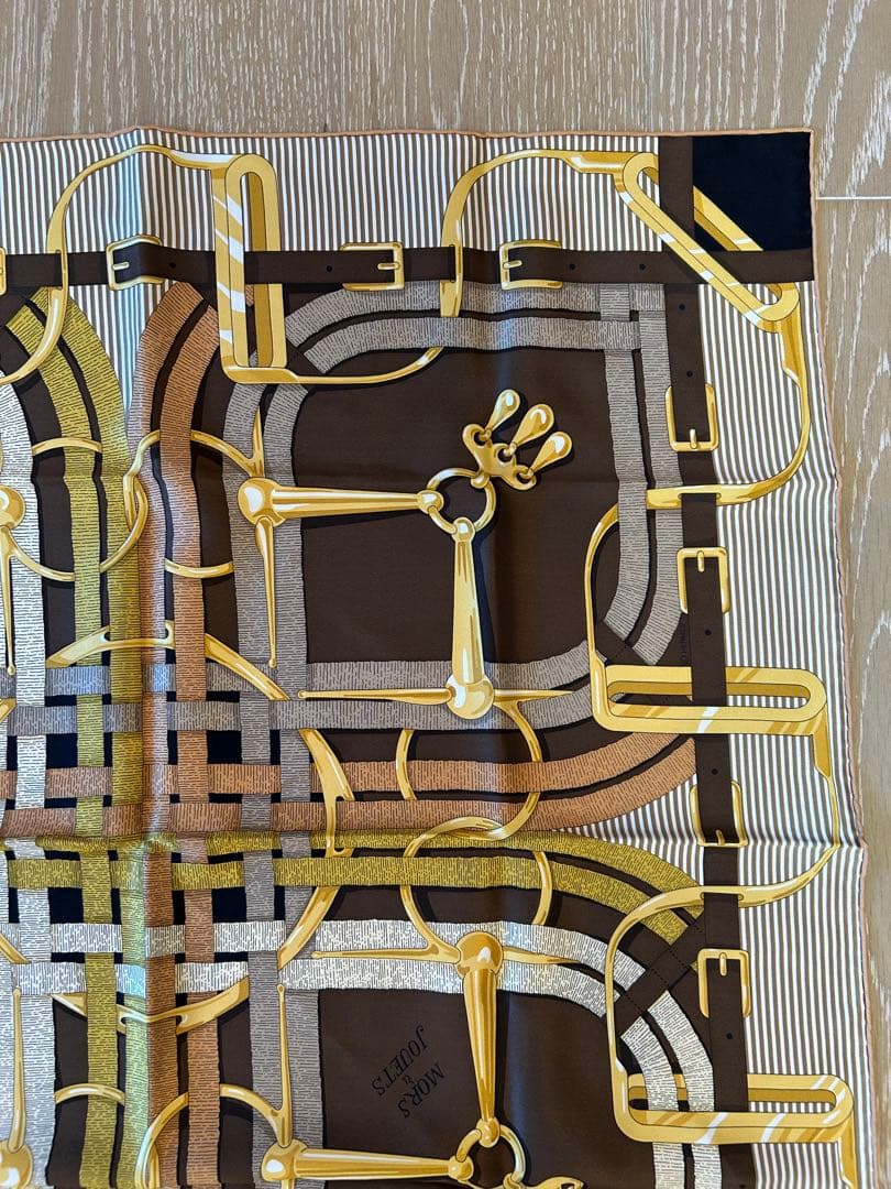 【美品】エルメス　HERMES カレ 70 馬銜・シュミーズ