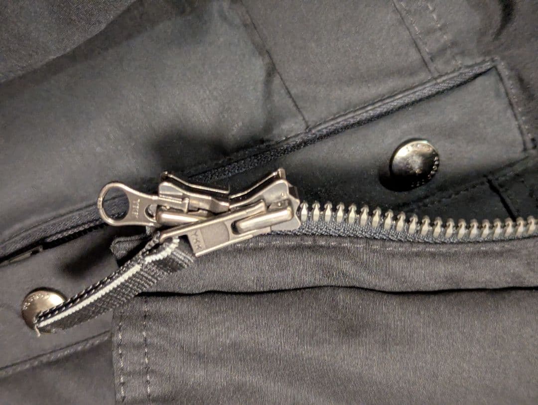 OSC CROSS LASALLE　黒　ダウンジャケット