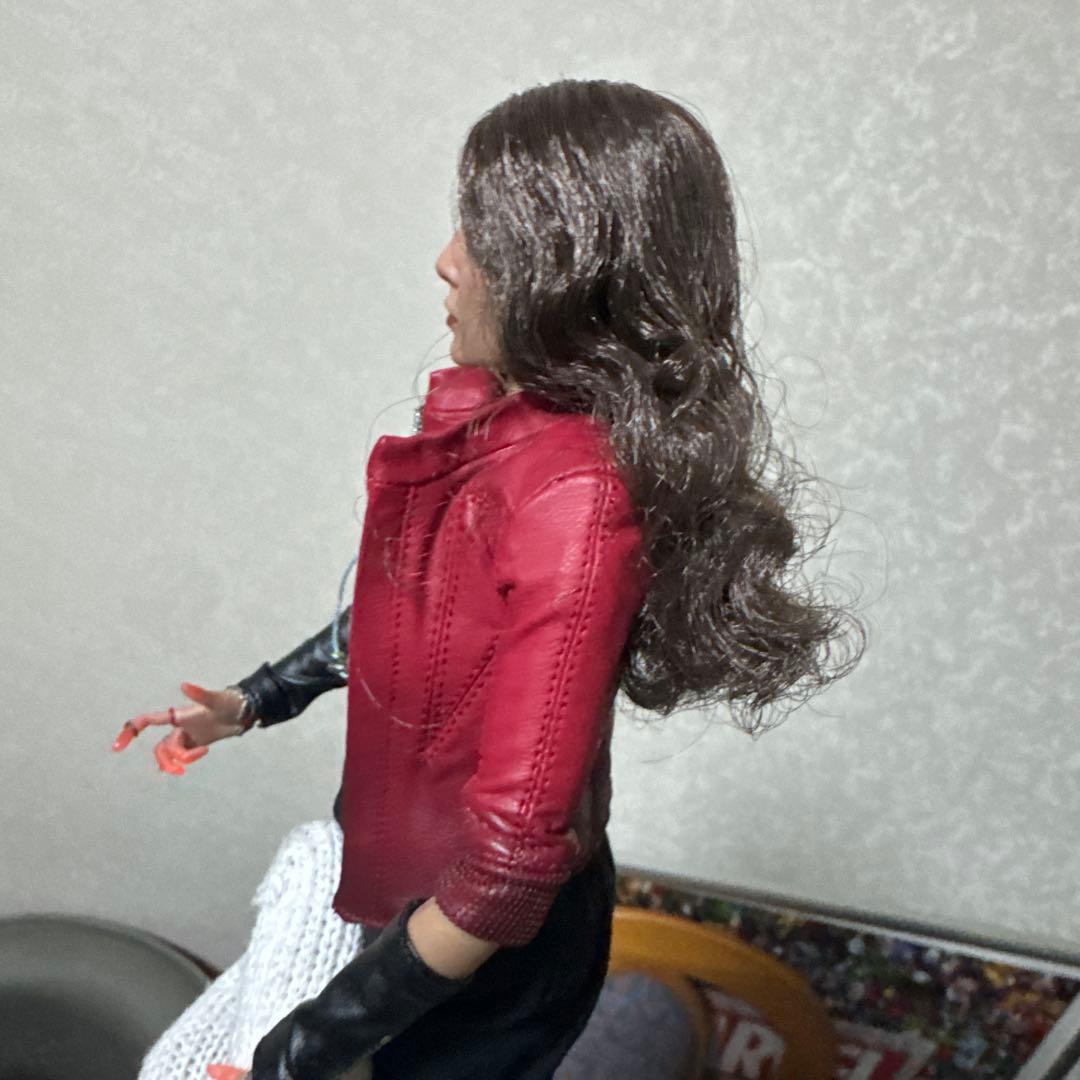 アベンジャーズ スカーレット・ウィッチホットトイズ フィギュア