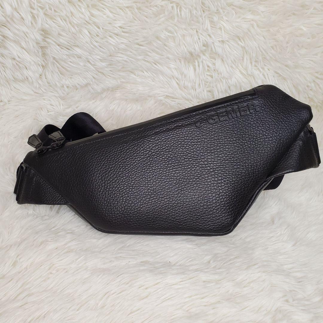 【未使用級】GEMER ジェマー ボディバッグ 黒 XSサイズ