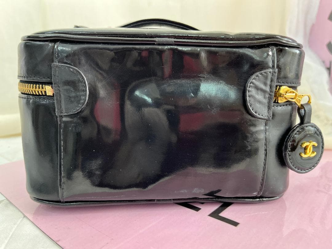 シャネル　ヴァニティ　バッグ　パテント　エナメル　化粧ポーチ ブラック　0249